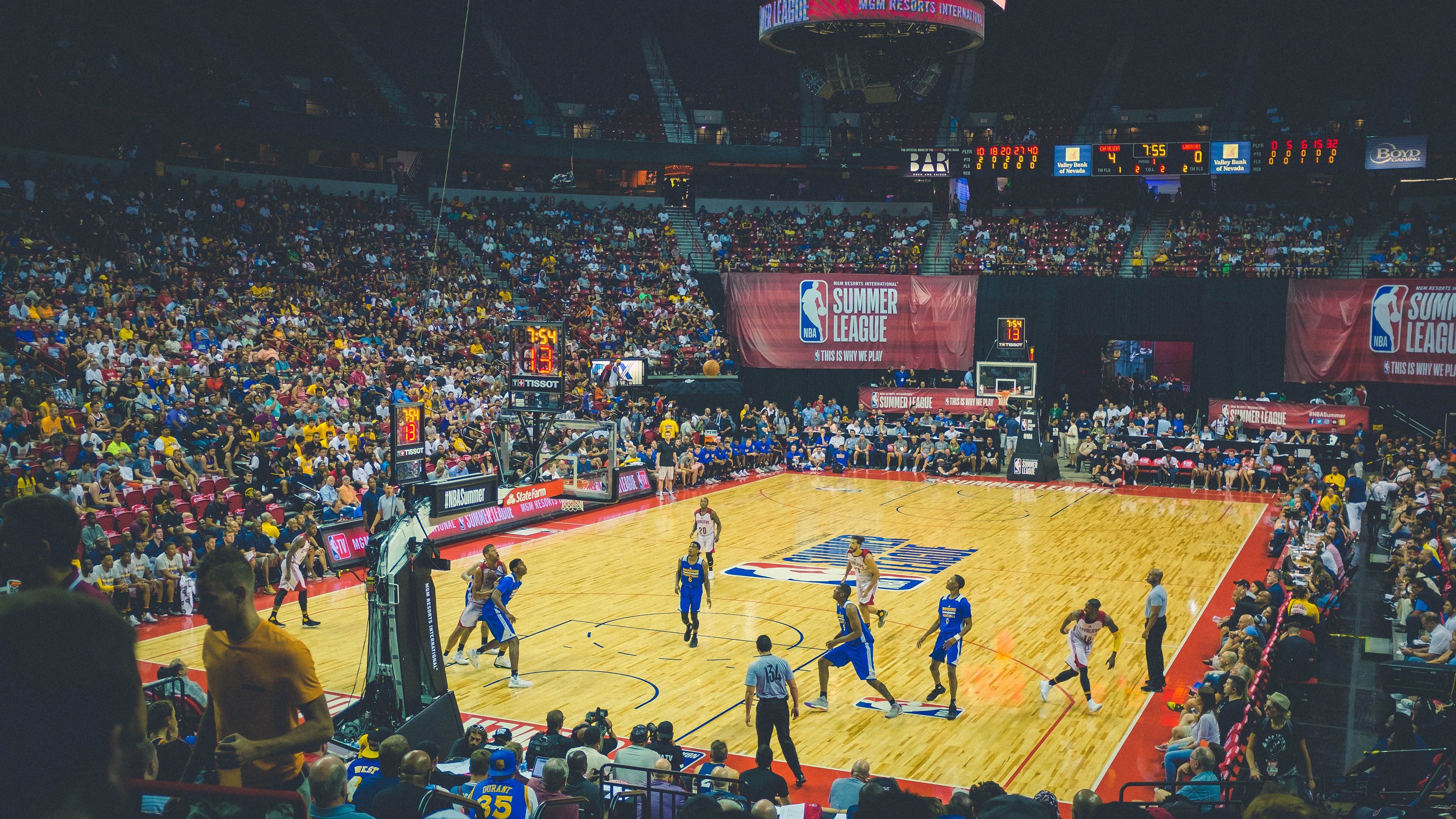 今日体育新闻速览